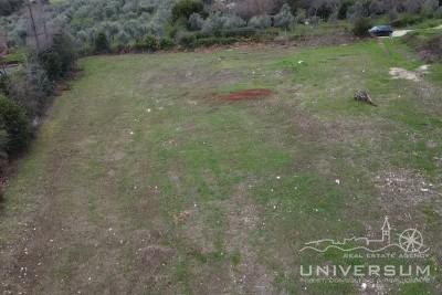 2 building plots for sale near the center and with a view of the sea in Brtonigla 4