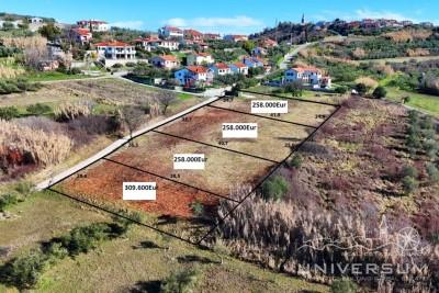 4 building plots with a view of the sea in the vicinity of Buje 1