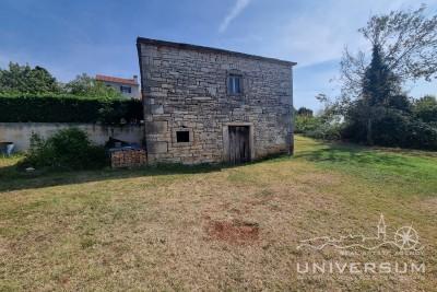 Stone house in a quiet location near Zrenje 2