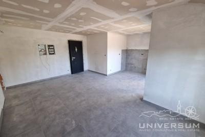 Apartment on the 2nd floor of a residential building with an elevator in Bašania 2