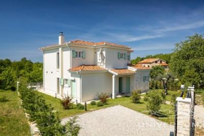 The enchanting villa is located in the vicinity of Poreč 3