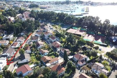 EXCLUSIVE! Apartment in a residential area, only 100m from the sea in Novigrad 1