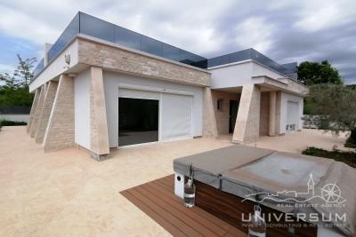 House with pool on the roof terrace near Umag