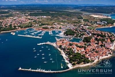 Baugrundstück mit Meerblick in Novigrad 1