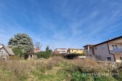 A plot of land with a project in the vicinity of Umag is for sale 2