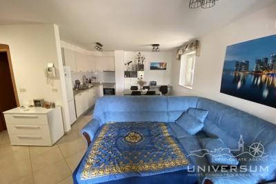 Furnished two-room apartment on the 1st floor with a garage in Novigrad 2