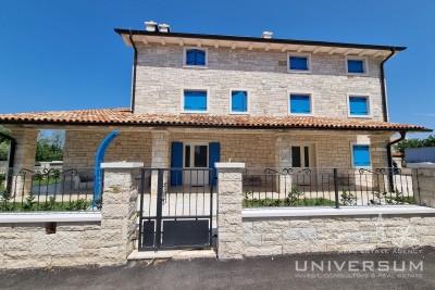 House in the second row from the sea and the beach in Umag 2
