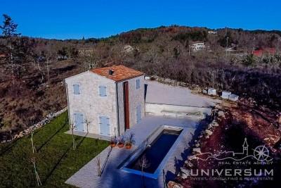 Stone house with a picturesque landscape, a swimming pool and a large yard in the vicinity of Buje 1