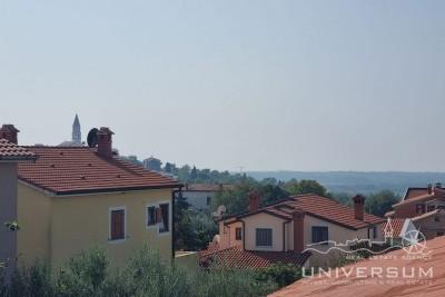 Dvojna kuća s bazenom i pogledom na more u Višnjanu - u izgradnji