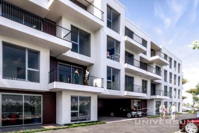 Apartments on the 2nd floor of a building equipped with an elevator and garage in Umag. 3