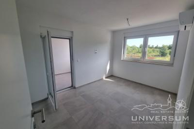 Beautiful apartment on the 1st floor with sea view in Novigrad 5