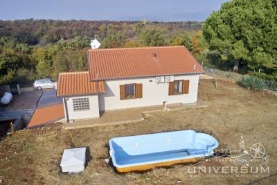 Detached house in the vicinity of Buje with a view of the sea and a swimming pool 3
