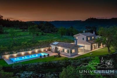 Luxury villa near Grožnjan with open views of the hills 2