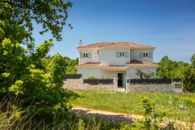 The enchanting villa is located in the vicinity of Poreč 2