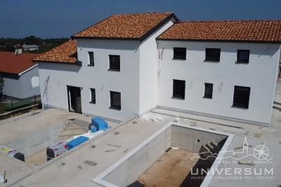 Nice semi-detached house with swimming pool in Višnjan 2