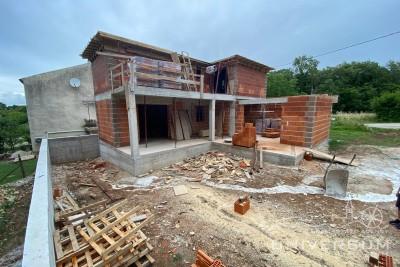 A detached house under construction in the vicinity of Brtonigla is for sale 2